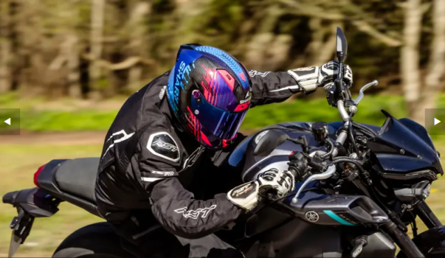Bat mi ve mu bao hiem Aeron the thao moi cua Shark va cach no duoc phat trien tai MotoGP - 7
