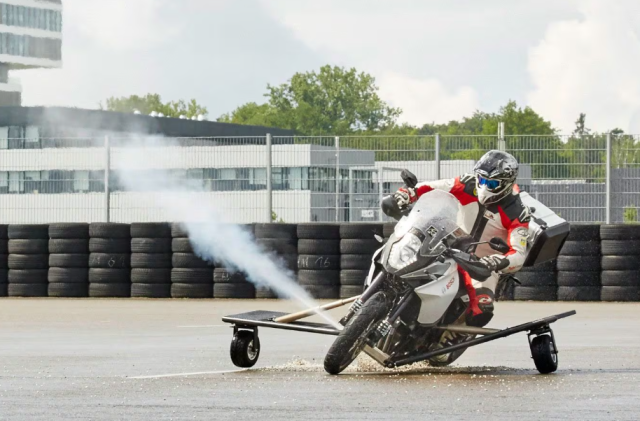 BMW dang nghien cuu he thong Blow Aero de co hieu suat vao cua tot hon - 4