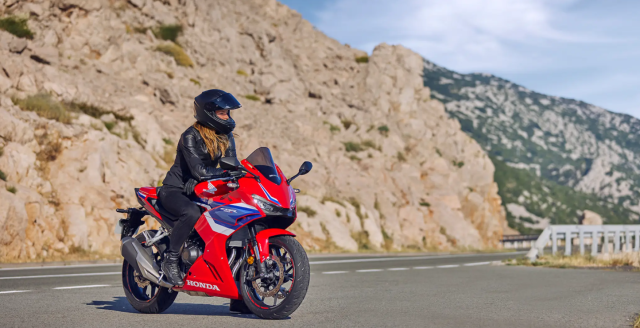 CBR500R Four 2025 Lan Gio moi trong the gioi xe the thao trung cap sap sua ra mat - 4