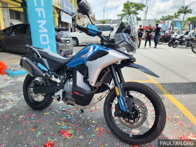 CFMoto 800MTX 2025 ra mat tai Malaysia gia cham moc 300 trieu Chien ma moi cho dan me phuot