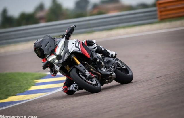 Ducati Diavel V4 RS 2026 Quai thu co bap buoc len dinh cao the thao san sang ra mat - 4