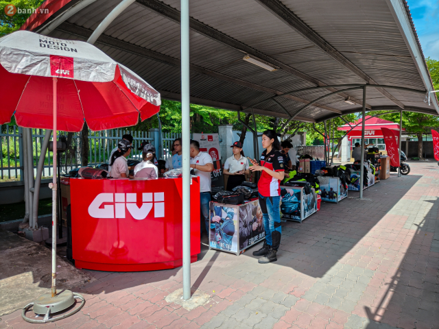 GIVI DOC HCMC Cai bat tay mang dam tinh than Y Dong hanh vi dam me hai banh - 14