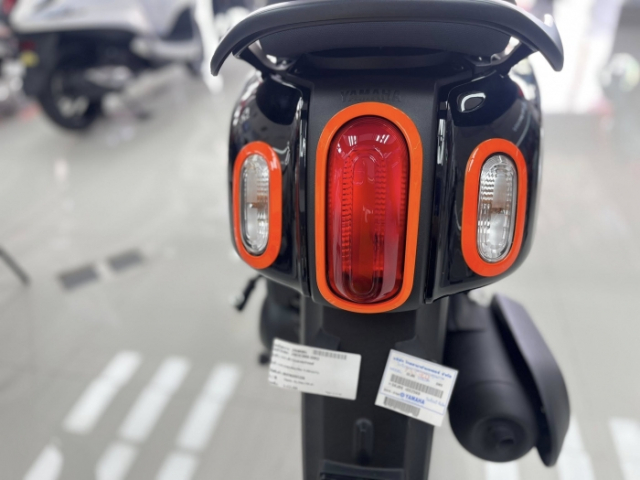 Hinh anh thuc te cua Yamaha Fazzio Hybrid 2025 tai dai ly Khi phong cach len ngoi - 9