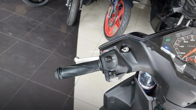 Hinh anh thuc te cua Yamaha Mio M3 125 2025 tai dai ly Nho gon bong bay va day cuon hut - 12
