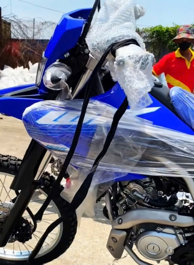 Hinh anh thuc te cua Yamaha WR155R 2025 vua cap ben thi truong Viet Nam voi gia ban hap dan - 4