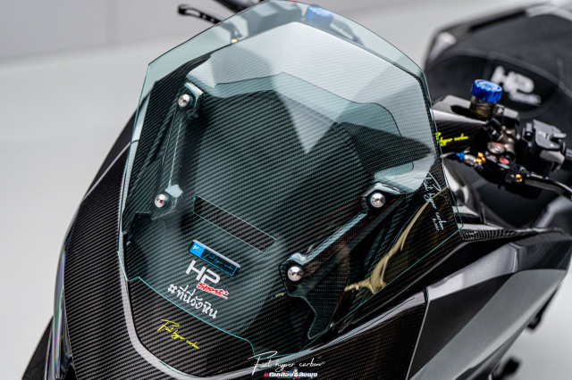 Honda Forza750 do sieu pham Carbon hoa khien moi anh nhin guc nga - 4