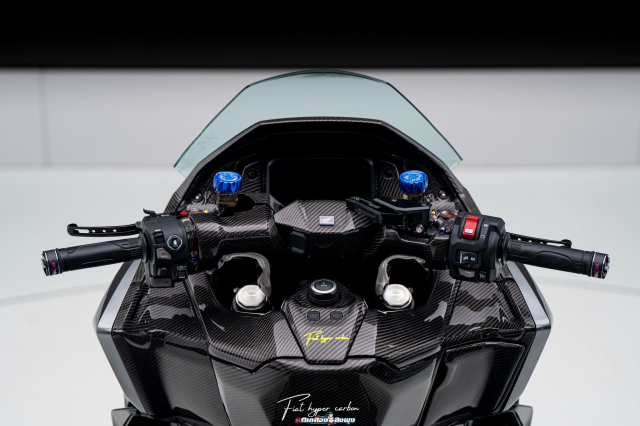 Honda Forza750 do sieu pham Carbon hoa khien moi anh nhin guc nga - 10