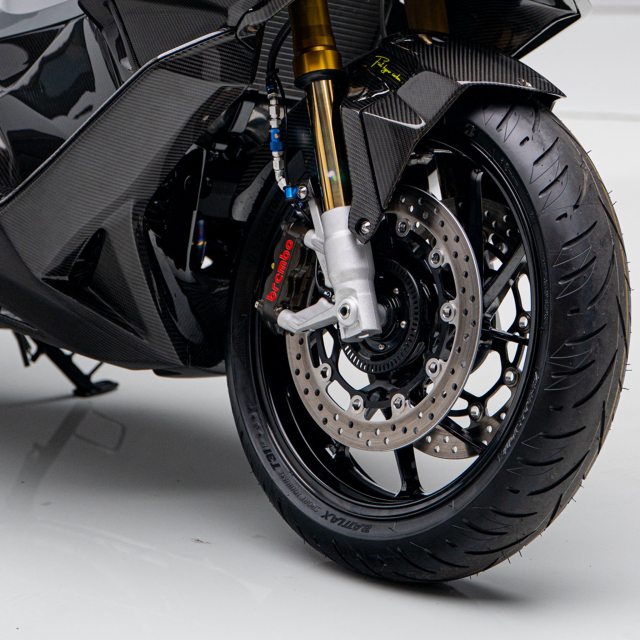 Honda Forza750 do sieu pham Carbon hoa khien moi anh nhin guc nga - 12