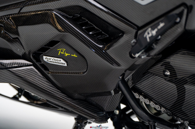 Honda Forza750 do sieu pham Carbon hoa khien moi anh nhin guc nga - 33