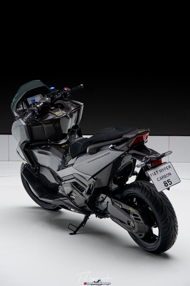 Honda Forza750 do sieu pham Carbon hoa khien moi anh nhin guc nga - 35