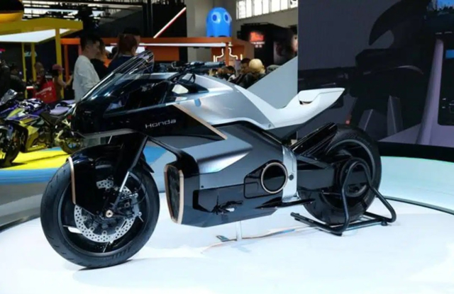 Honda trinh lang mau xe may dien y tuong cuc pham tai Trien lam o to Bac Kinh 2025 - 4