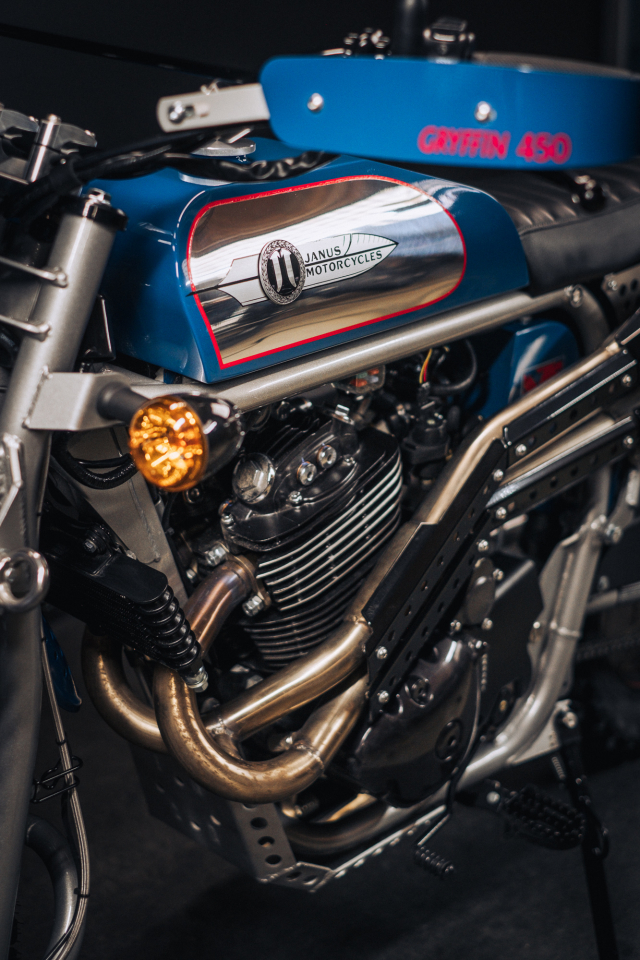 Janus Gryffin 450 Scrambler Khi hoai co va chat choi va cham bung no - 6