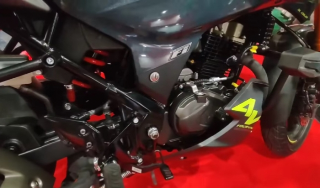 Kham pha Hunk 160R 4V Chien binh moi khuay dao phan khuc xe con tay 160cc - 7