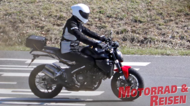 Khong con la tin don nguyen mau Ducati Monster V2 lan dau tien lo dien - 4
