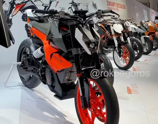 KTM EDuke bat ngo lo dien tai Motohall Tin hieu hoi sinh hay chi la nha hang