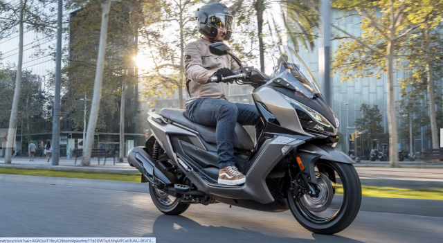 Kymco Downtown GT 350i TCS Chien Ma moi trong lang xe tay ga the thao tam trung