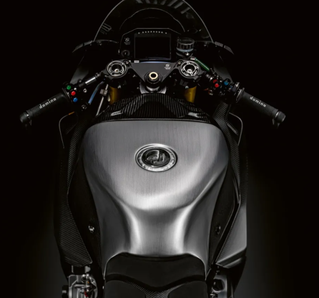 BMW Concept RR bat ngo xuat hien khien AE dung ngoi khong yen - 10