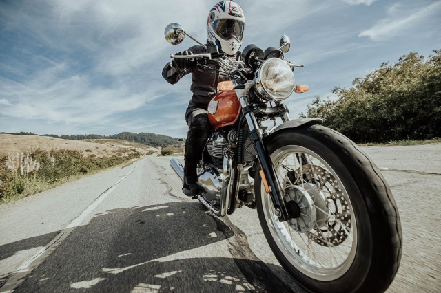 Royal Enfield bat tay CFMoto Cu HIT lon trong cuoc choi Hybrid