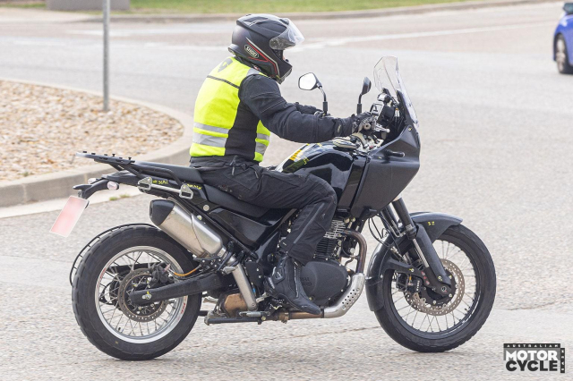 Royal Enfield sap trinh lang sieu pham Himalayan moi