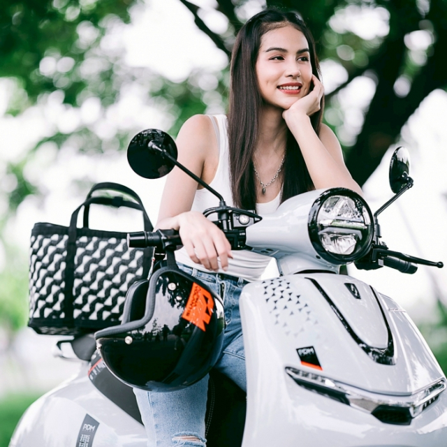 Thuong hieu xe may Thai Lan ra mat mau xe ga 300cc co gia ban ngang ngua Honda SH160i