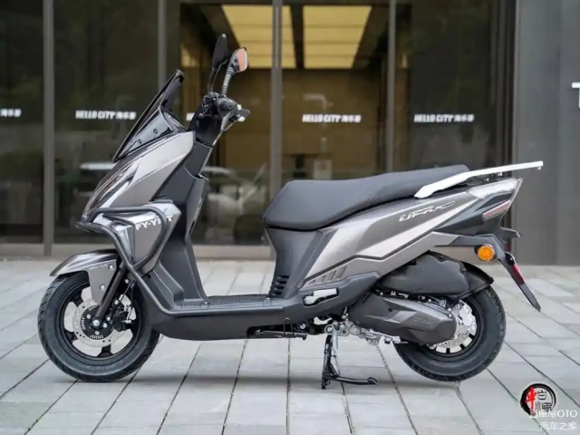 Toi tim ra doi thu cua Yamaha Lexi 155 Trang bi nhieu hon nhung gia chi hon 25 trieu Dong - 4