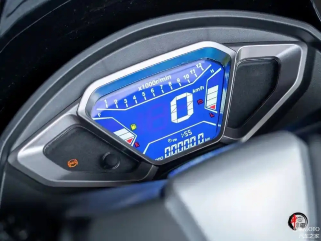 Toi tim ra doi thu cua Yamaha Lexi 155 Trang bi nhieu hon nhung gia chi hon 25 trieu Dong - 10