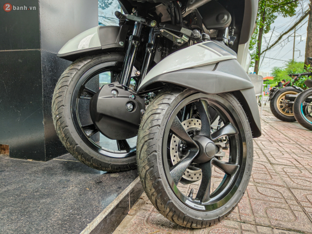 Tricity 155 da ve Viet Nam Xe co 3 banh nhung lai dung bang lai 2 banh ban tin khong - 16
