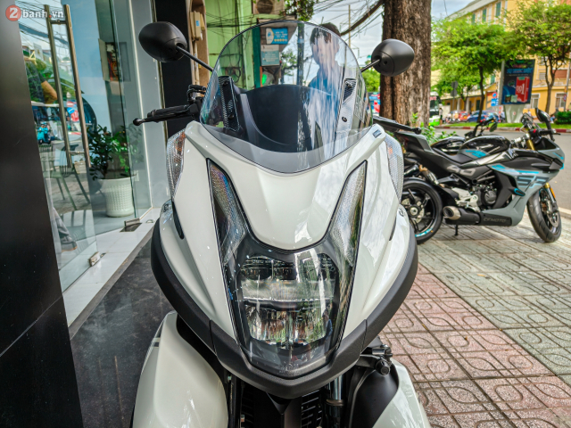 Tricity 155 da ve Viet Nam Xe co 3 banh nhung lai dung bang lai 2 banh ban tin khong - 26