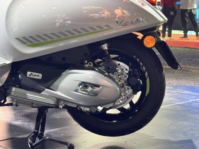 Vespa Sprint Tech 2025 ra mat o nuoc ban Gia ngang ngua nhung trang bi ngon hon xe o nuoc ta - 4