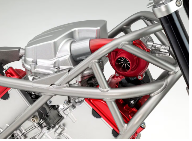 Yamaha am tham choi lon voi ETurbo Ky nguyen tang ap dien cho xe may sap den - 5