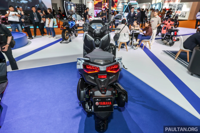 Yamaha XMax 250 2025 ra mat Giu nguyen dong co nang cap du khien fan hai long - 21