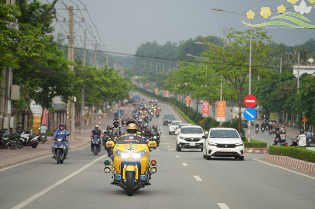 Hanh trinh 84 Honda Biker tiep tuc lan banh tu TPHCM den Ta Dung voi su tham gia cua gan 200 biker - 10