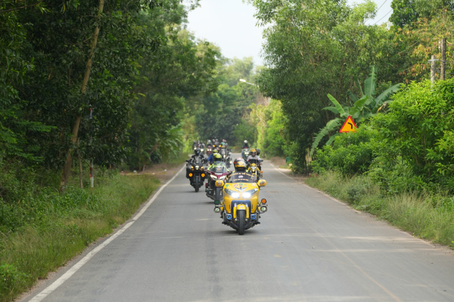 Hanh trinh 84 Honda Biker tiep tuc lan banh tu TPHCM den Ta Dung voi su tham gia cua gan 200 biker - 12