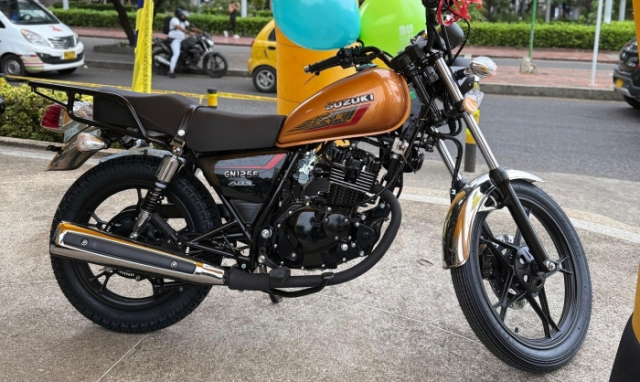 Hinh anh thuc te cua Suzuki GN125 ABS 2025 vua co mat tai dai ly Co dien nhung khong loi thoi - 5