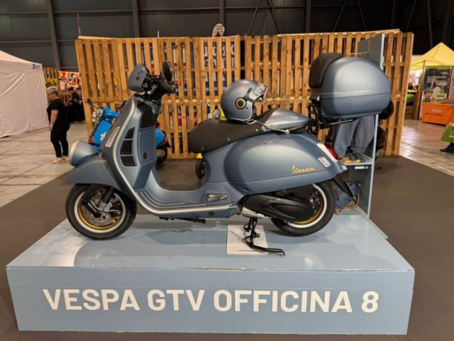 Hinh anh thuc te cua Vespa GTV 310 phien ban dac biet 2025 Officina 8 cuc ky dep