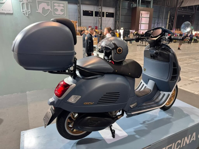 Hinh anh thuc te cua Vespa GTV 310 phien ban dac biet 2025 Officina 8 cuc ky dep - 10