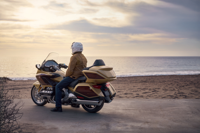Honda Viet Nam ra mat Gold Wing 2025 phien ban ky niem 50 nam voi gia hon 12 ty dong - 4