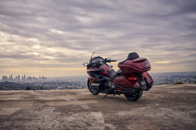 Honda Viet Nam ra mat Gold Wing 2025 phien ban ky niem 50 nam voi gia hon 12 ty dong - 21