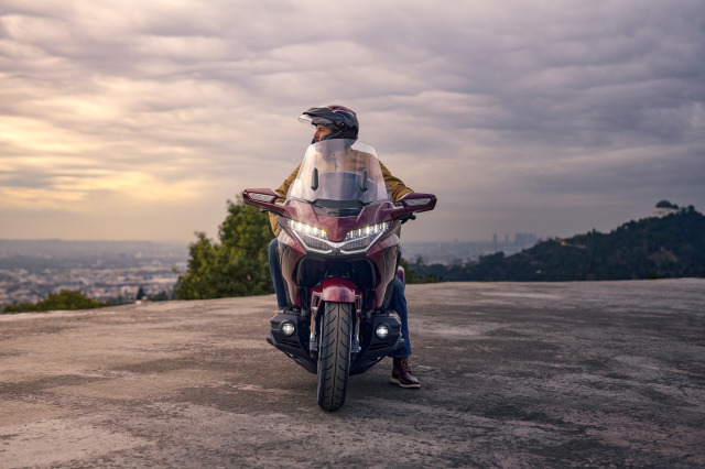 Honda Viet Nam ra mat Gold Wing 2025 phien ban ky niem 50 nam voi gia hon 12 ty dong - 24