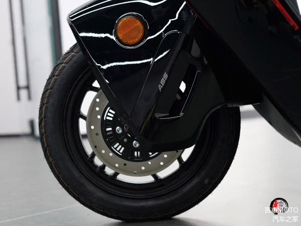 Kham pha Jihe EZ4 den tu CFMoto doi thu moi cua Honda ICON e voi gia ban chi gan 13 trieu Dong - 8