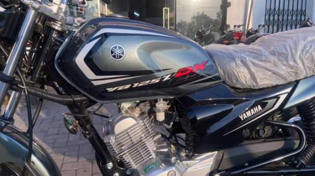 Kham pha mau xe con tay Yamaha YB125Z DX 2025 vua ra mat voi gia quy doi chi 37 trieu Dong