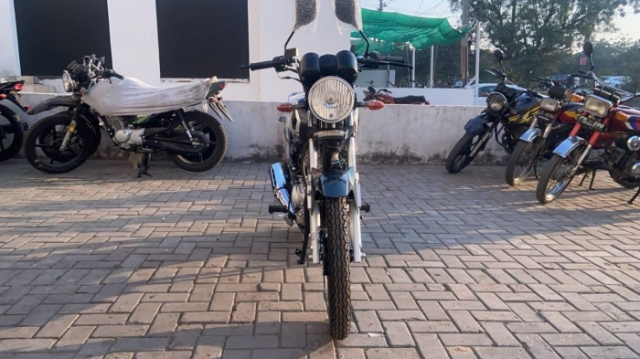 Kham pha mau xe con tay Yamaha YB125Z DX 2025 vua ra mat voi gia quy doi chi 37 trieu Dong - 4