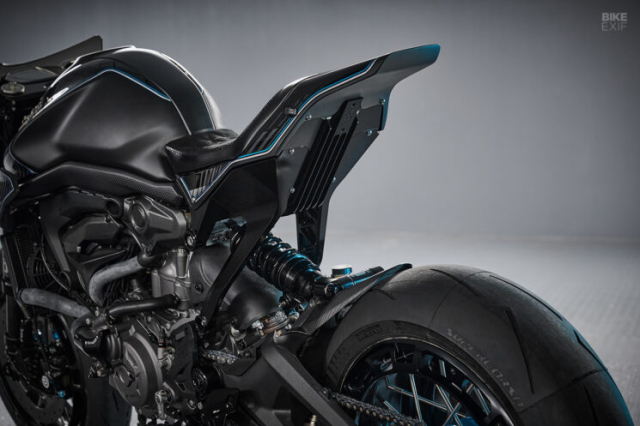 Khi Ducati Monster bien hinh thanh con bao do tu Rough Crafts - 6
