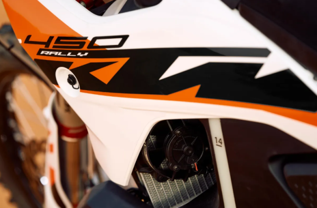 KTM 450 Rally Replica 2026 Chien Ma Sa Mac tro lai voi phien ban Sanders day cam xuc - 21