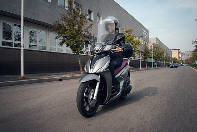 Kymco Tarsely S125 Chiec tay ga phieu thanh thi doi thu moi cua Honda SH125i