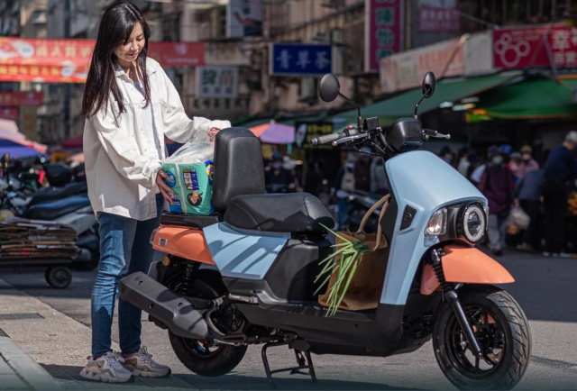 Mau xe ga da dung SYM 4MICA 2025 trinh lang co them nhieu sac mau moi - 4