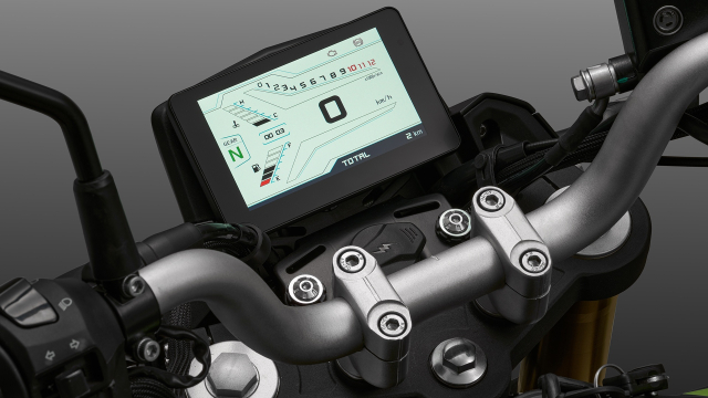 QJMotor SRK 125 S Nakedbike 125cc moi toanh cho anh em yeu toc do va phong cach - 4
