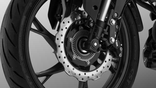 QJMotor SRK 125 S Nakedbike 125cc moi toanh cho anh em yeu toc do va phong cach - 5