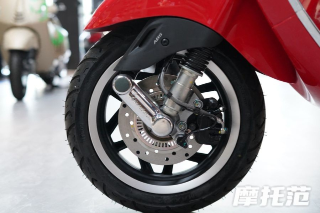 Vespa Sprint 150 2025 vua ra mat o Trung Quoc Gia mem hon o Viet Nam khoang 13 trieu dong - 6