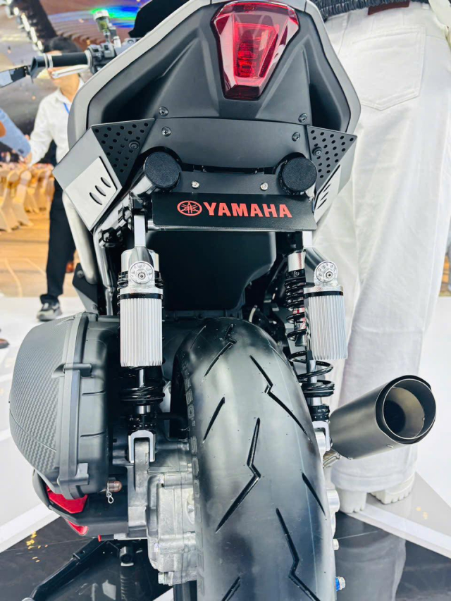 Yamaha Viet Nam khoe NVX 155 All New do het bai Khi hang vao cuoc choi dan do chi viec tram tro - 4